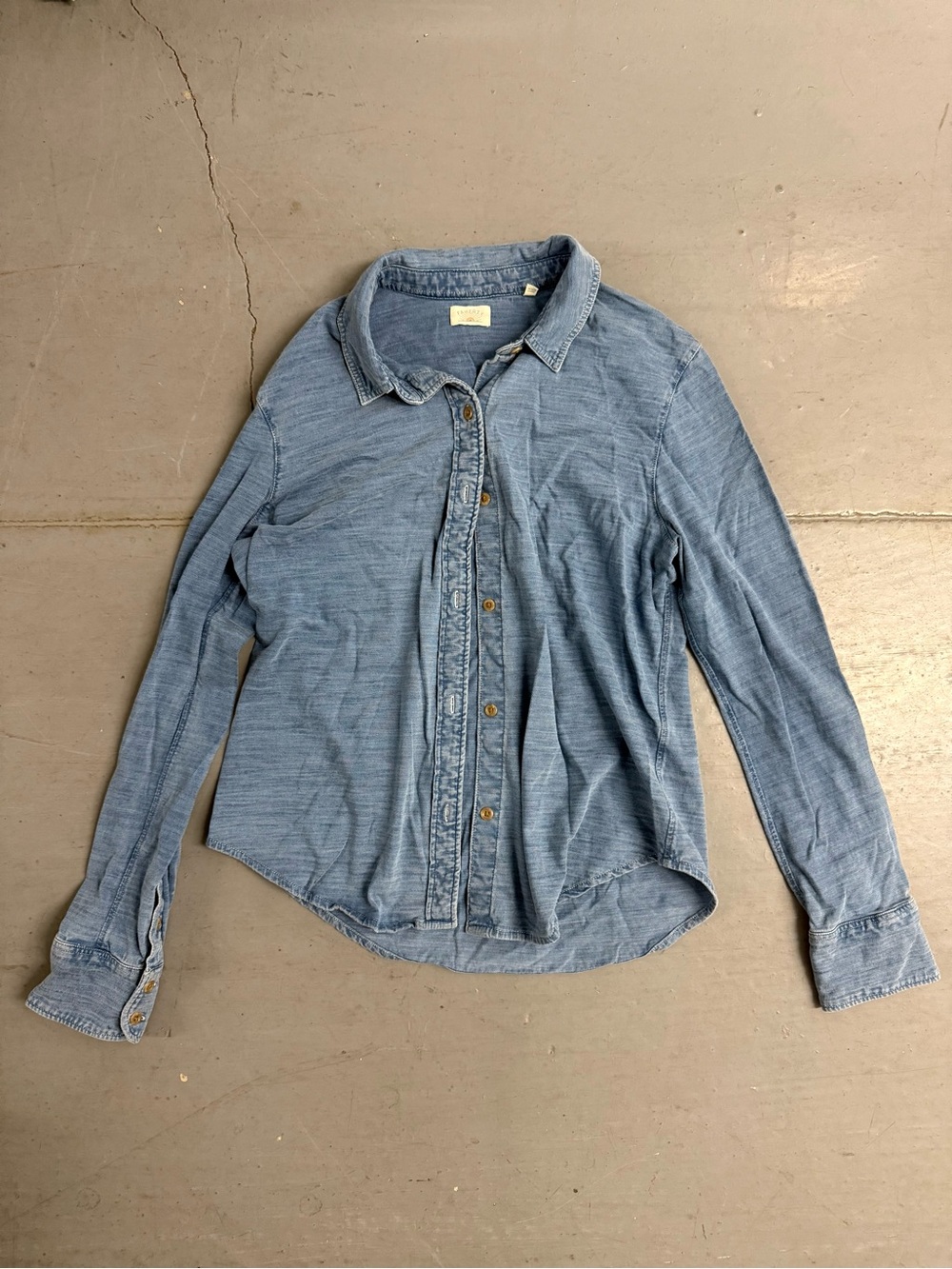 Women’s Faherty Blue Button Down Shirt size Medium